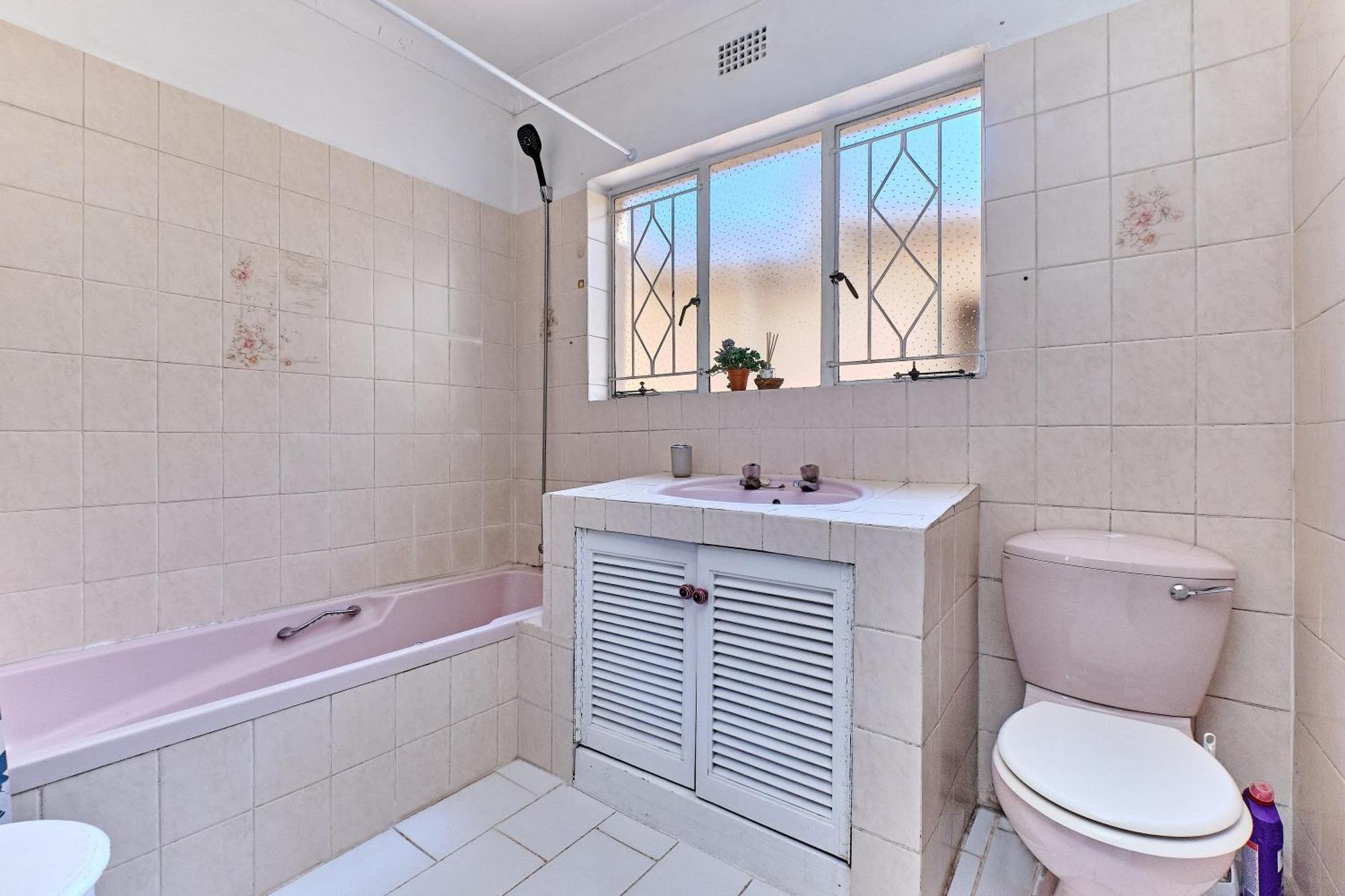 Large 1 Bedroom Cottage, 15 Min From Or Tambo Airport, With Backup Power And Water Germiston Exterior foto